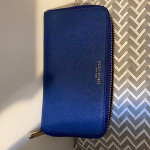 Henri Bendel wallet